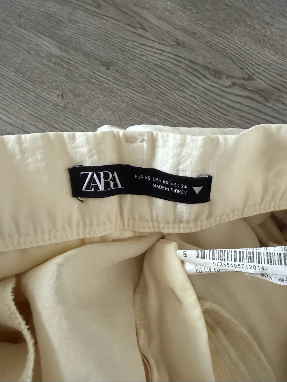 Zara Men Cream Pleated Chinos
